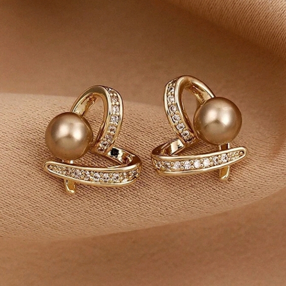 Heart Stud Earrings - Picture 2 of 2